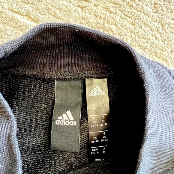 Adidas crop sweater - Picture 1 of 2